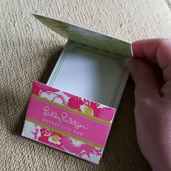 Lilly Pulitzer Stationary Group in Scarlet Begonia - Picture 5 of 8